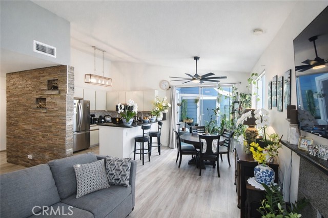 Detail Gallery Image 11 of 23 For 12061 Brighton Riv, Unit 47, Fountain Valley,  CA 92708 - 2 Beds | 1 Baths