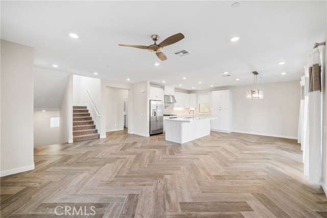 Detail Gallery Image 18 of 49 For 590 Catalonia, Lake Forest,  CA 92630 - 4 Beds | 4 Baths