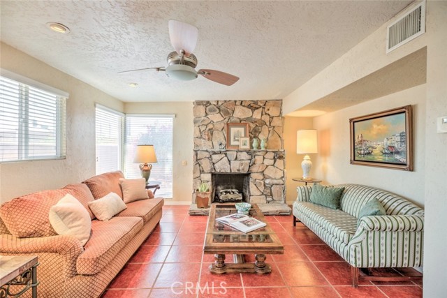 Detail Gallery Image 6 of 35 For 533 N Sunrise Way, Palm Springs,  CA 92262 - 2 Beds | 2 Baths