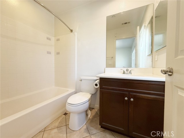424 Silk Tree, Irvine CA: https://media.crmls.org/medias/806bdf7a-36e2-49d8-979a-c8a22ecfcc7a.jpg