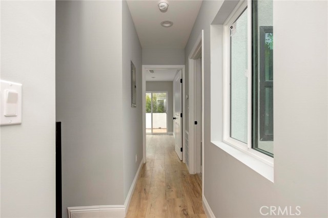 Detail Gallery Image 13 of 36 For 1243 1/2 Meadowbrook Ave #BACK,  Los Angeles,  CA 90019 - 2 Beds | 2/1 Baths