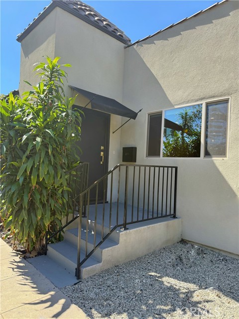 Detail Gallery Image 5 of 31 For 2953 S Bronson, Los Angeles,  CA 90018 - 3 Beds | 2 Baths