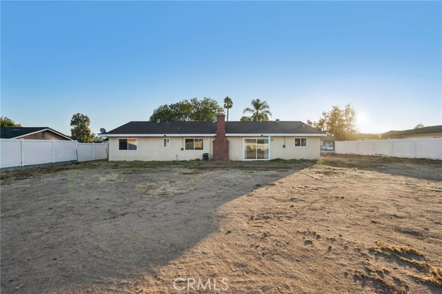 1966 Trotter Trail, Norco CA: https://media.crmls.org/medias/806ec3bb-21e7-44dd-9dd9-f1f0c8469f92.jpg