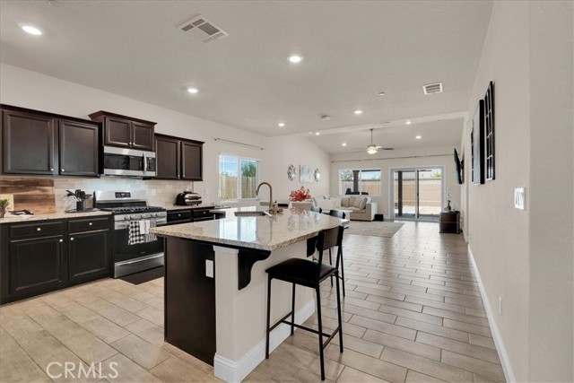 2454 W Mallard Lane, Hanford CA: https://media.crmls.org/medias/806f902d-b10d-4137-bc12-e8cd78637e2d.jpg