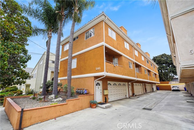 Detail Gallery Image 1 of 42 For 541 W 23rd St #4,  San Pedro,  CA 90731 - 3 Beds | 2/1 Baths