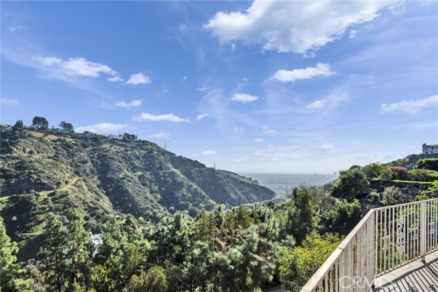 Detail Gallery Image 30 of 32 For 2412 Jupiter, Los Angeles,  CA 90046 - 6 Beds | 5 Baths