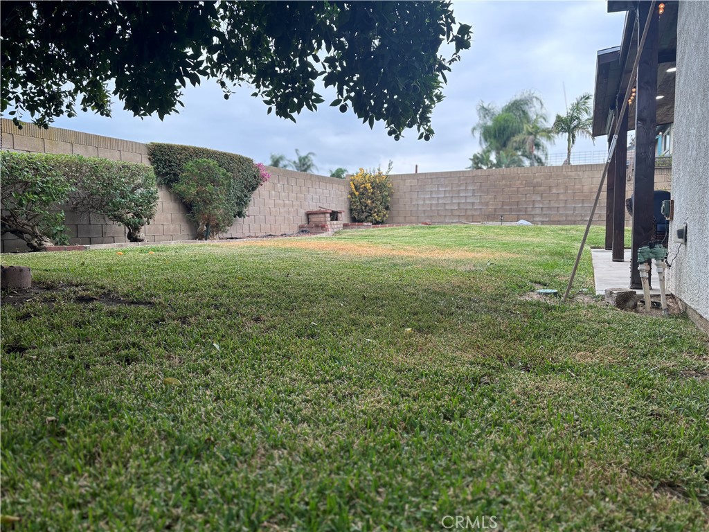 https://media.crmls.org/medias/8071edf9-789d-419d-8536-22d35d723bea.jpg?preset=X-Large