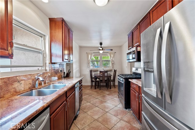 Detail Gallery Image 20 of 66 For 1327 Grove Ave, Upland,  CA 91786 - 3 Beds | 2 Baths