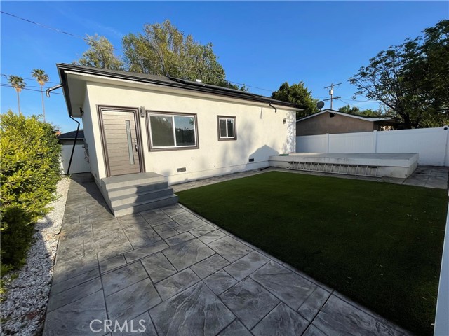 Detail Gallery Image 1 of 10 For 7932 Amestoy Ave, Van Nuys,  CA 91406 - 2 Beds | 1 Baths