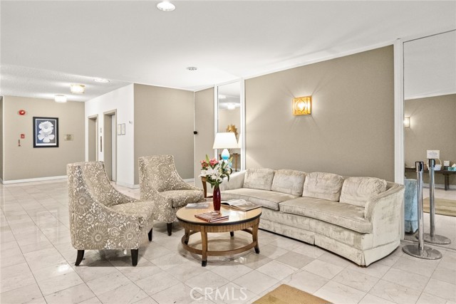 Detail Gallery Image 4 of 33 For 400 S La Fayette Park #213,  Los Angeles,  CA 90057 - 1 Beds | 2 Baths