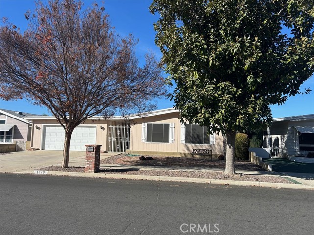 Detail Gallery Image 2 of 26 For 1349 Brentwood Way, Hemet,  CA 92545 - 2 Beds | 2 Baths