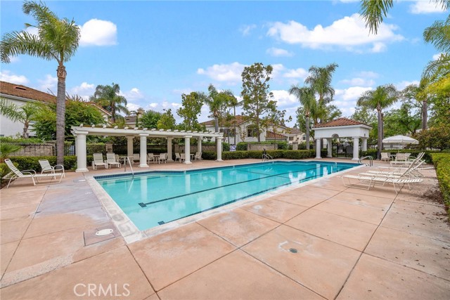 26 Hawksmoor, Aliso Viejo CA: https://media.crmls.org/medias/80731360-bd4f-49ac-bd6d-8d49d909d2f0.jpg