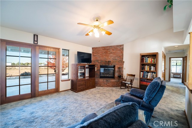 Detail Gallery Image 6 of 35 For 14032 Tioga St, Oak Hills,  CA 92344 - 4 Beds | 3 Baths