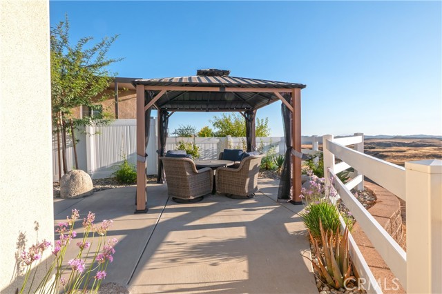 1134 Villa Calimesa Ln, Calimesa CA: https://media.crmls.org/medias/8073bfb1-3573-4fd9-aaaf-479f665ab085.jpg