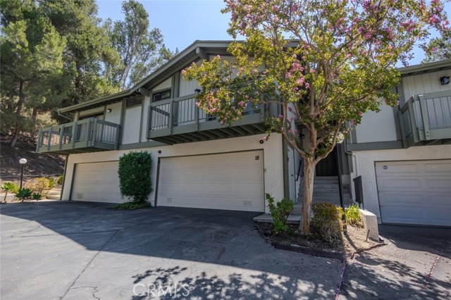 Detail Gallery Image 1 of 40 For 10831 Roycroft St #18,  Sun Valley,  CA 91352 - 3 Beds | 2/1 Baths