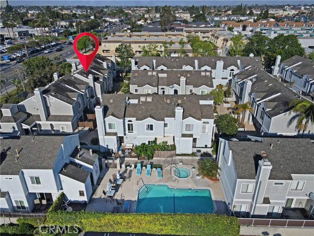 260 Victoria Street, Costa Mesa CA: https://media.crmls.org/medias/8073f2e2-a0c0-4030-ac75-c135fab96dbd.jpg