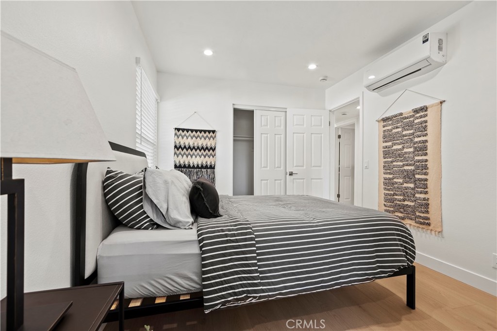 MLS #OC25253538 image #22