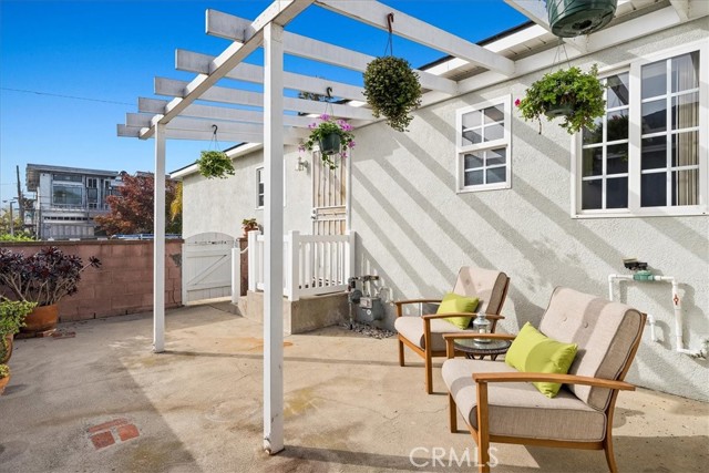1601 18th Street, Manhattan Beach, California 90266, 3 Bedrooms Bedrooms, ,1 BathroomBathrooms,Residential,Sold,18th,SB21241206