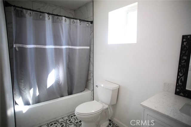 Detail Gallery Image 10 of 19 For 25143 Avenue 212, Lindsay,  CA 93247 - 3 Beds | 2/1 Baths