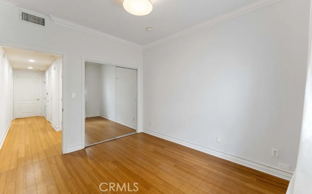 Detail Gallery Image 15 of 21 For 118 S Clark Dr #205,  West Hollywood,  CA 90048 - 3 Beds | 2/1 Baths
