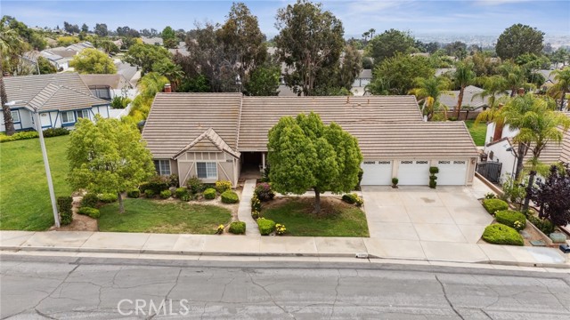 24805 Morning Mist Drive, Moreno Valley CA: https://media.crmls.org/medias/80767a0f-ac60-4c15-b62b-04d196d16d55.jpg