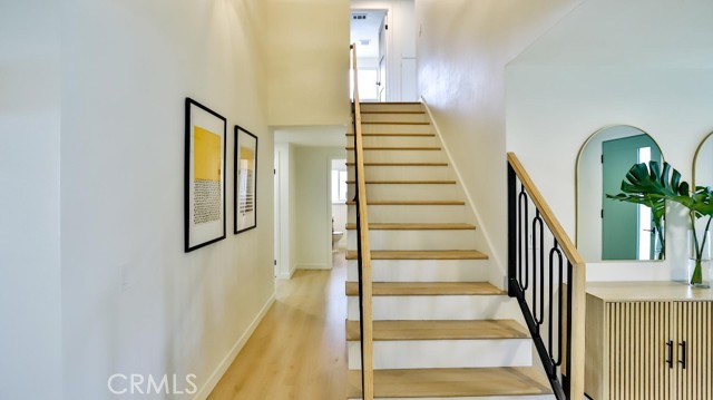 2737 Lorenzo Avenue, Costa Mesa CA: https://media.crmls.org/medias/807772bc-3478-431e-9969-1391d8e61a71.jpg