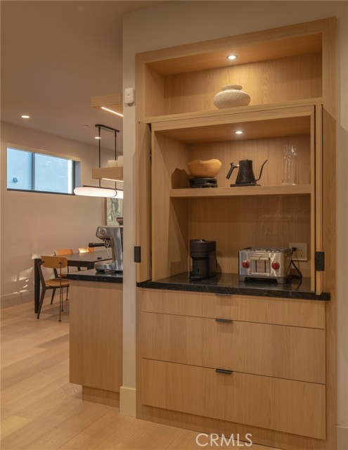 Detail Gallery Image 15 of 57 For 2212 Cliff Dr, Newport Beach,  CA 92663 - 5 Beds | 5/1 Baths