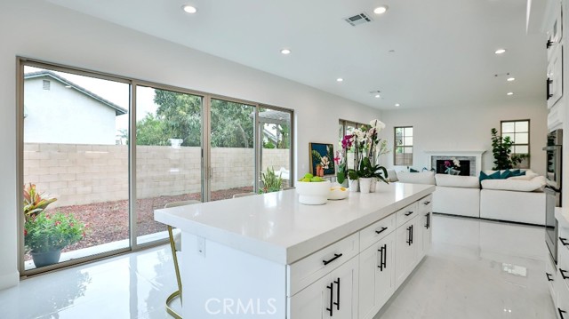 Detail Gallery Image 16 of 49 For 17413 Sienna Ln, Fountain Valley,  CA 92708 - 4 Beds | 4 Baths