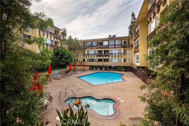 Detail Gallery Image 1 of 1 For 6225 Canterbury Dr #206,  Culver City,  CA 90230 - 2 Beds | 2 Baths