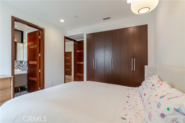 Detail Gallery Image 16 of 72 For 500 N Lucia Ave, Redondo Beach,  CA 90277 - 4 Beds | 5 Baths