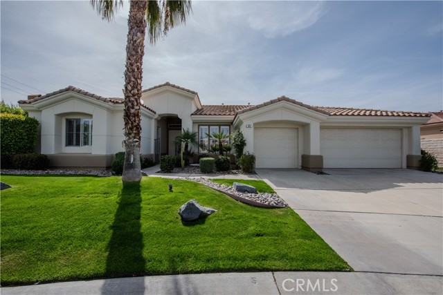 Detail Gallery Image 1 of 48 For 33 Calle La Reina, Rancho Mirage,  CA 92270 - 4 Beds | 3/1 Baths