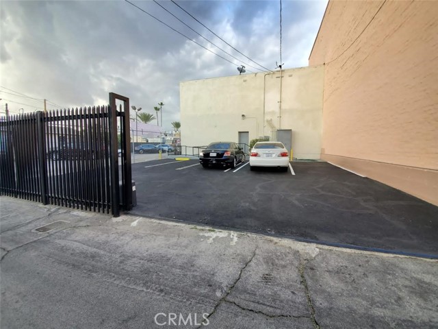 Image 2 of 3 For 4522 Whittier Boulevard