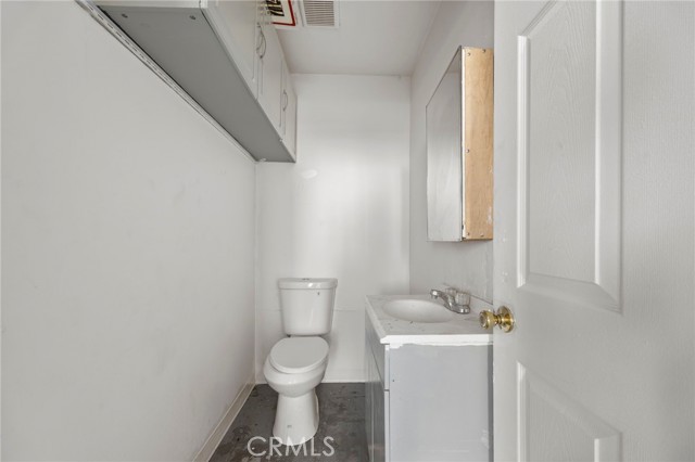 Detail Gallery Image 8 of 17 For 4014 W Commonwealth, Fullerton,  CA 92833 - – Beds | – Baths