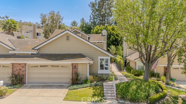 Detail Gallery Image 2 of 50 For 4738 E Fairfield St, Anaheim Hills,  CA 92807 - 3 Beds | 3 Baths