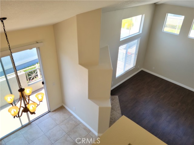 Detail Gallery Image 18 of 37 For 682 Azure Ln #1,  Corona,  CA 92879 - 3 Beds | 2 Baths