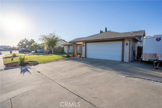 Detail Gallery Image 6 of 31 For 936 E Terrace Dr, Hanford,  CA 93230 - 4 Beds | 2 Baths