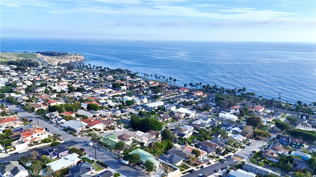 https://media.crmls.org/medias/807e5a34-d323-4495-82c7-2e1120169bcf.jpg?preset=X-Large