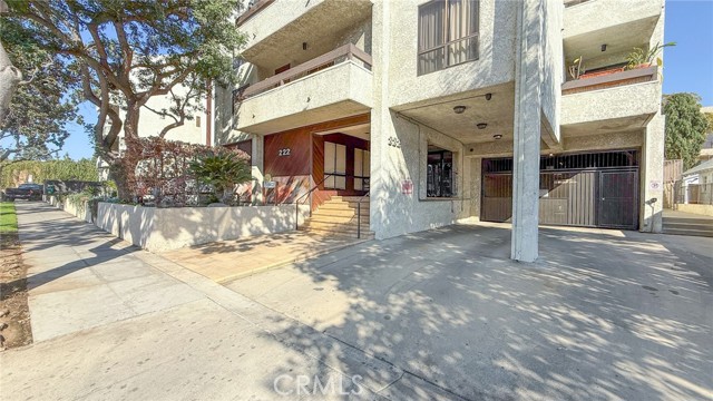 Detail Gallery Image 6 of 33 For 222 N Rose #8,  Burbank,  CA 91505 - 2 Beds | 2 Baths