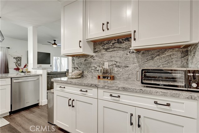 Detail Gallery Image 16 of 50 For 28102 Bobwhite #3,  Saugus,  CA 91350 - 3 Beds | 2/1 Baths