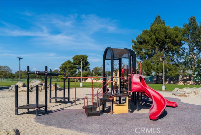 Detail Gallery Image 15 of 22 For 4202 West Fay Cir, Santa Ana,  CA 92703 - 4 Beds | 2 Baths