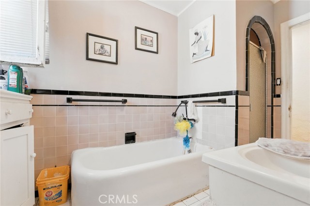 Detail Gallery Image 29 of 38 For 1912 W 76th St, Los Angeles,  CA 90047 - 3 Beds | 1/1 Baths
