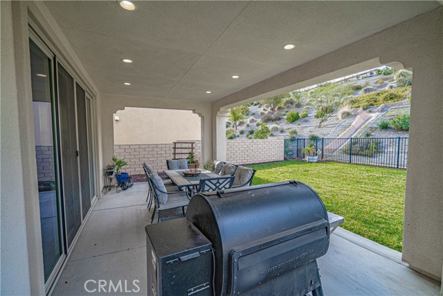 Detail Gallery Image 42 of 59 For 18642 Cedar Crest Dr, Canyon Country,  CA 91387 - 4 Beds | 3 Baths