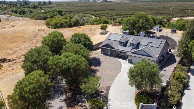29578 Diane Way, Madera CA: https://media.crmls.org/medias/80802464-7d06-4a51-bfdf-e6bf6aeeab4d.jpg