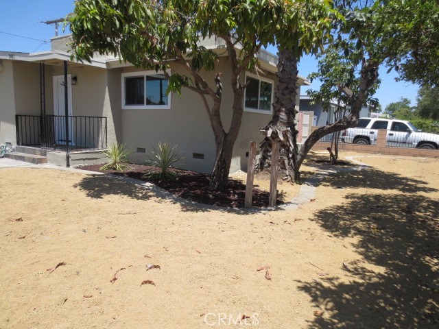 1403 W Elder Avenue, Santa Ana CA: https://media.crmls.org/medias/8080bef8-4325-4652-8331-e4064c576bee.jpg