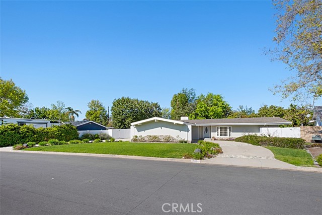 12691 Bubbling Well Rd, North Tustin, CA 92705