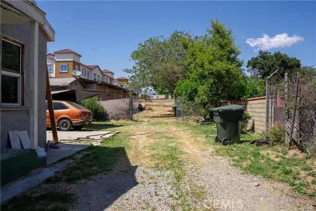 Detail Gallery Image 14 of 21 For 16246 Arrow Bld, Fontana,  CA 92335 - 1 Beds | 1 Baths