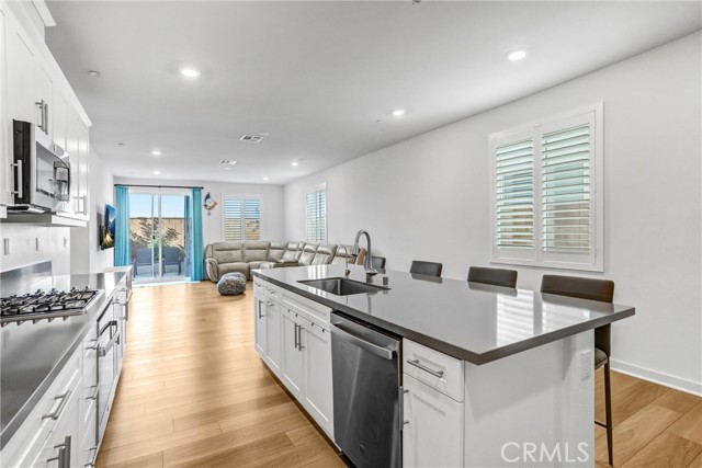 Detail Gallery Image 10 of 34 For 3644 Shale Ave, Ontario,  CA 91761 - 5 Beds | 3 Baths