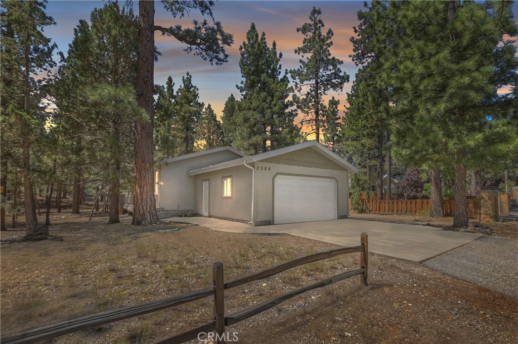 2308 Manzanita Lane