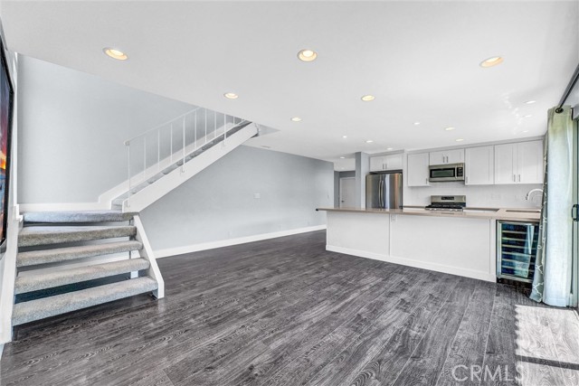 Detail Gallery Image 14 of 34 For 20291 Bancroft Cir, Huntington Beach,  CA 92646 - 4 Beds | 2/1 Baths