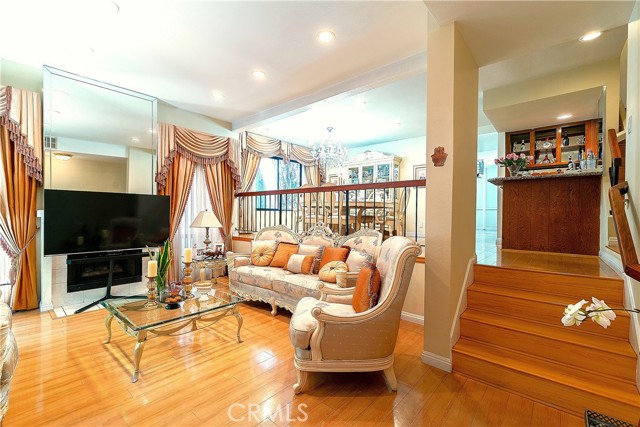 18759 Hatteras Street, Tarzana CA: https://media.crmls.org/medias/80823393-f786-43d6-ba67-d53b84d94c3a.jpg